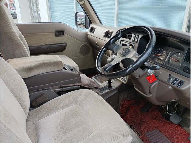 CARAVAN coach 4WD
