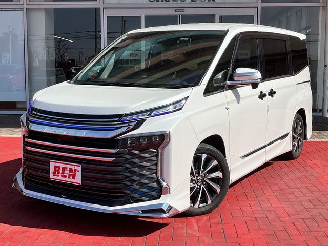 VOXY HYBRID