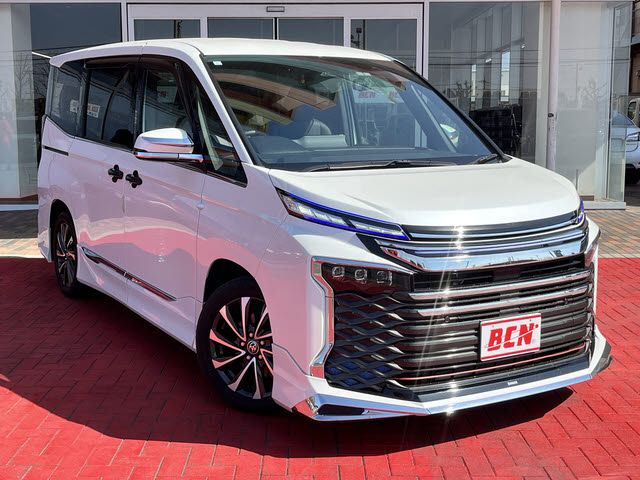 VOXY HYBRID