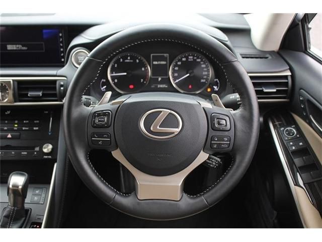 LEXUS IS300