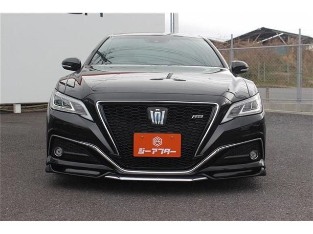 CROWN sedan hybrid