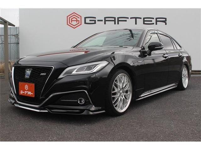 CROWN sedan hybrid