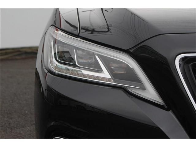 CROWN sedan hybrid
