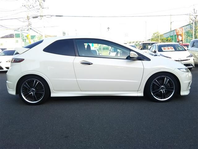 CIVIC hatchback
