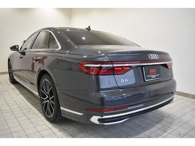 AUDI A8