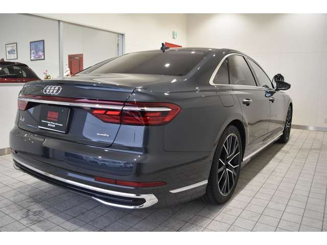 AUDI A8