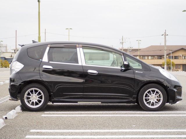 FIT HYBRID
