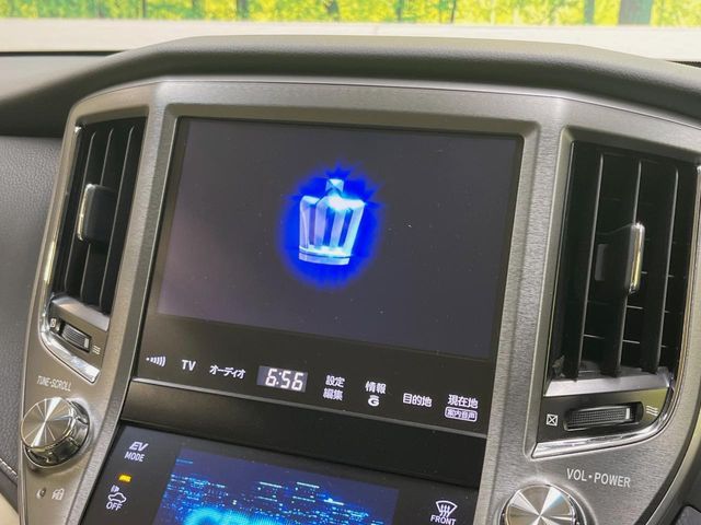 CROWN sedan hybrid