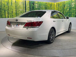 CROWN sedan hybrid