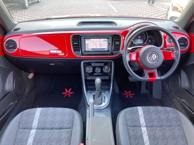 VOLKSWAGEN The BEETLE