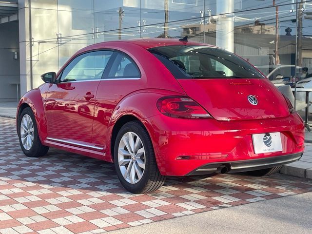 VOLKSWAGEN The BEETLE