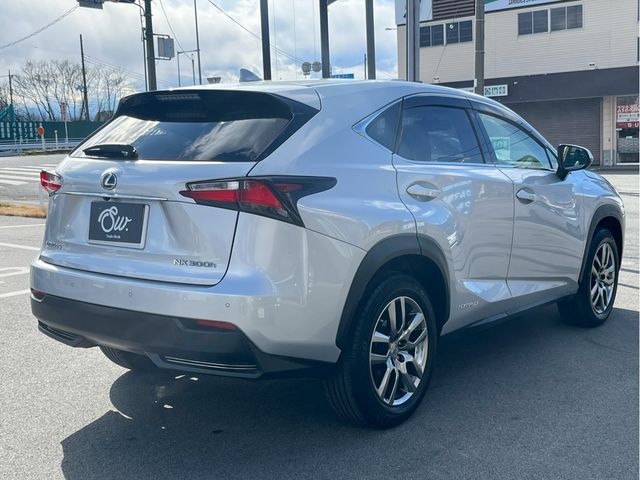 LEXUS NX300h