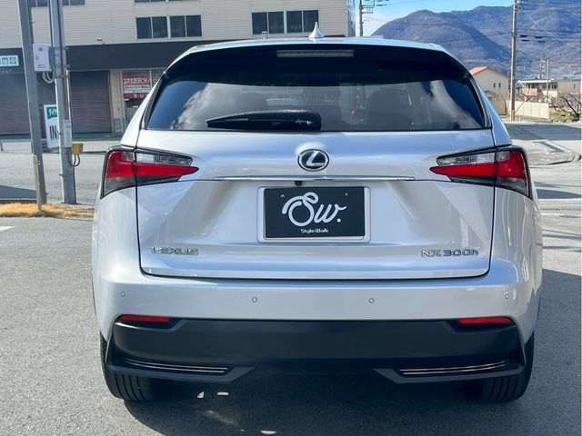 LEXUS NX300h