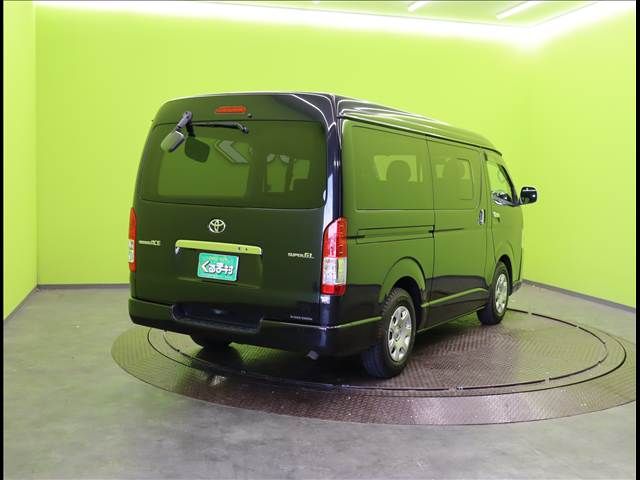 REGIUSACE 2WD van
