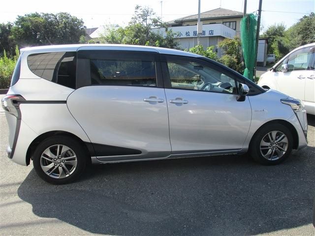 SIENTA HYBRID