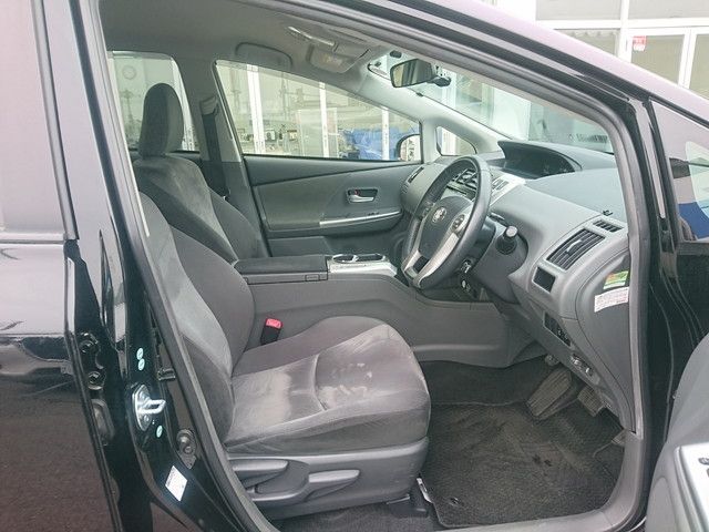 PRIUS Alpha