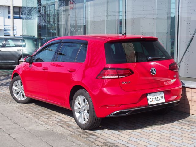 VOLKSWAGEN GOLF