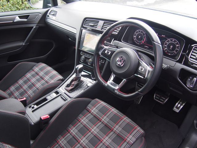 VOLKSWAGEN GOLF GTI