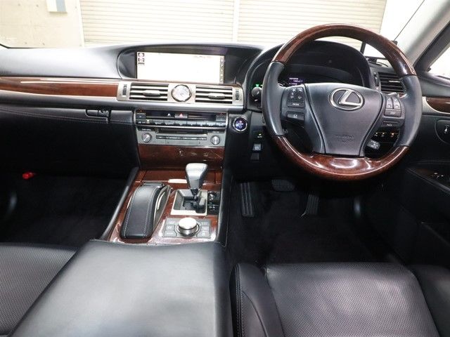 LEXUS LS600h