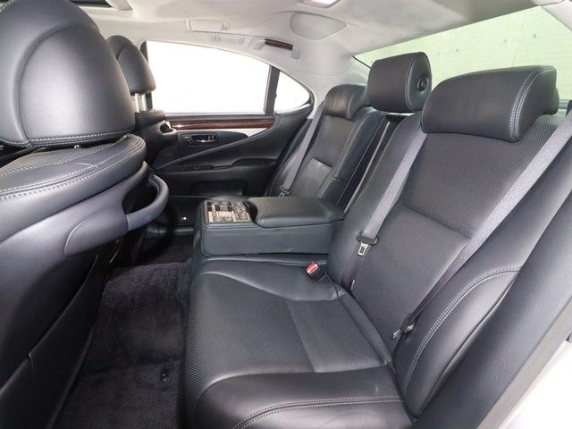 LEXUS LS600h
