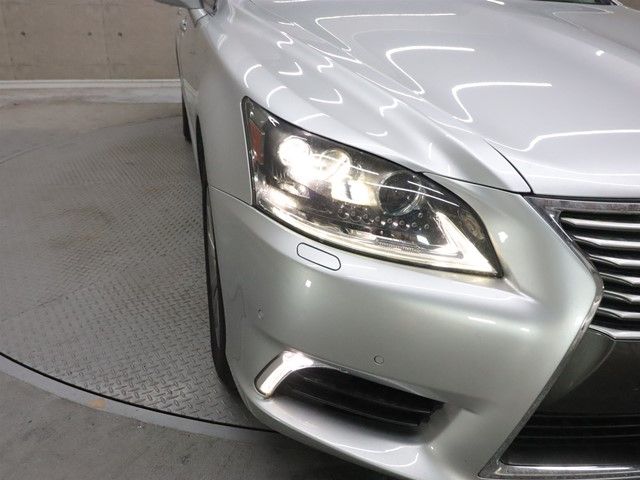 LEXUS LS600h