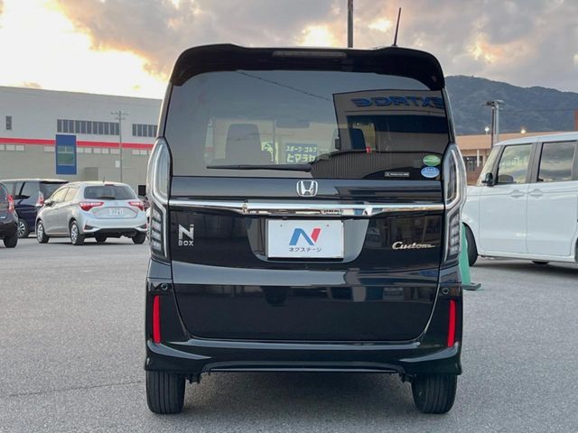 N-BOX CUSTOM
