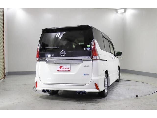 SERENA S-HYBRID 4WD