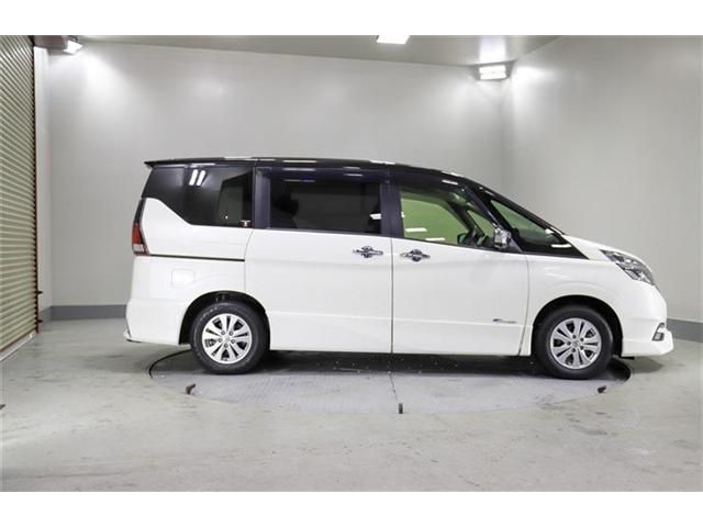 SERENA S-HYBRID 4WD
