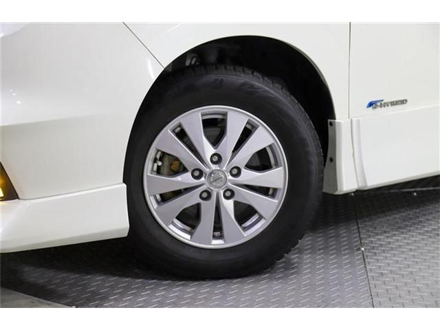 SERENA S-HYBRID 4WD