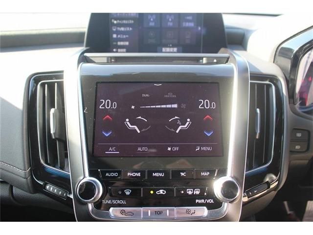 CROWN sedan hybrid