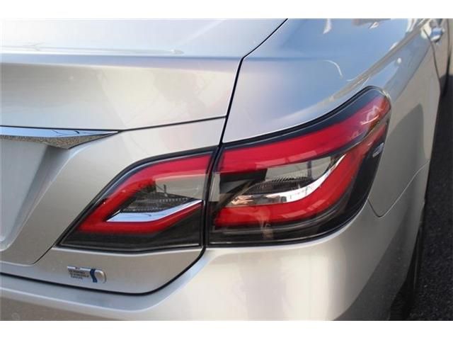 CROWN sedan hybrid