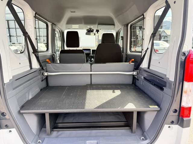 N-VAN