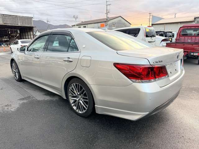CROWN sedan