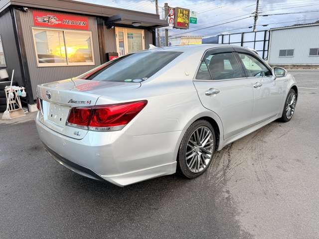 CROWN sedan