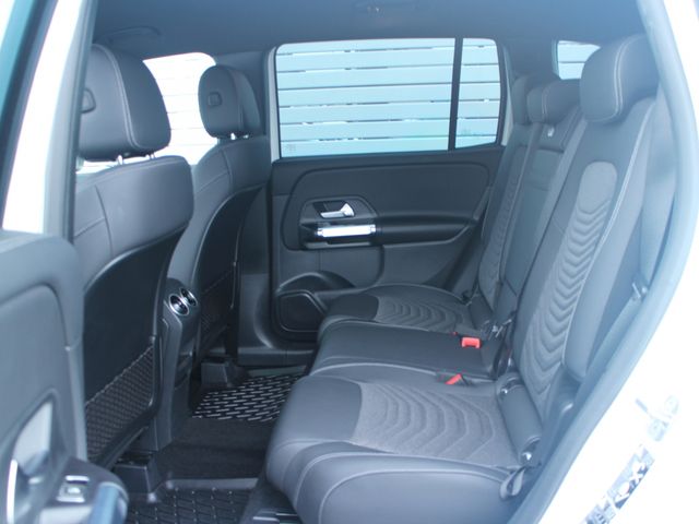 MERCEDES BENZ GLB