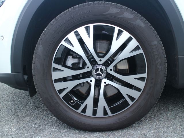 MERCEDES BENZ GLB