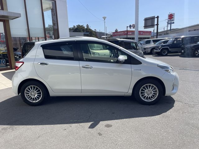 VITZ HYBRID