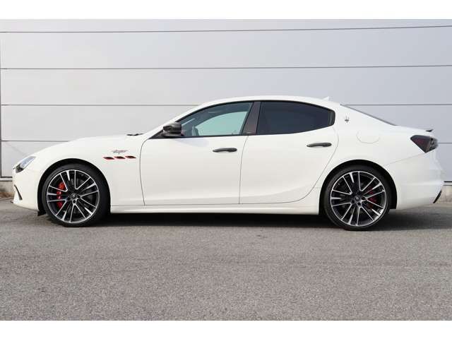 MASERATI GHIBLI Sedan