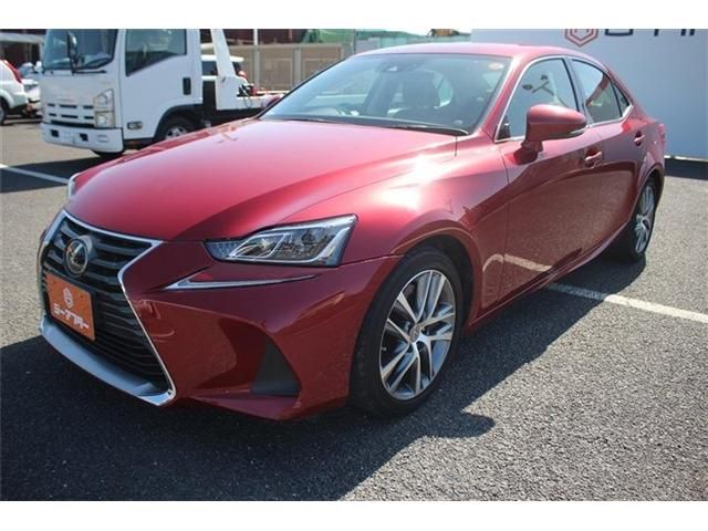 LEXUS IS200t