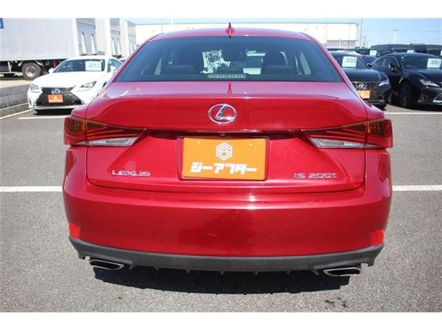 LEXUS IS200t