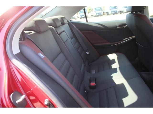LEXUS IS200t
