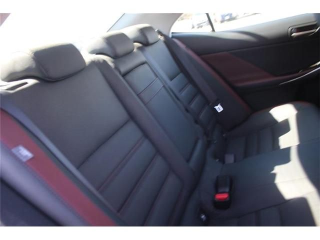 LEXUS IS200t