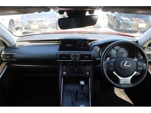 LEXUS IS200t