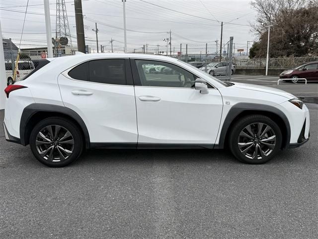 LEXUS UX200