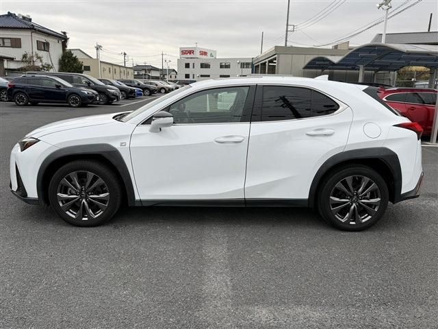 LEXUS UX200