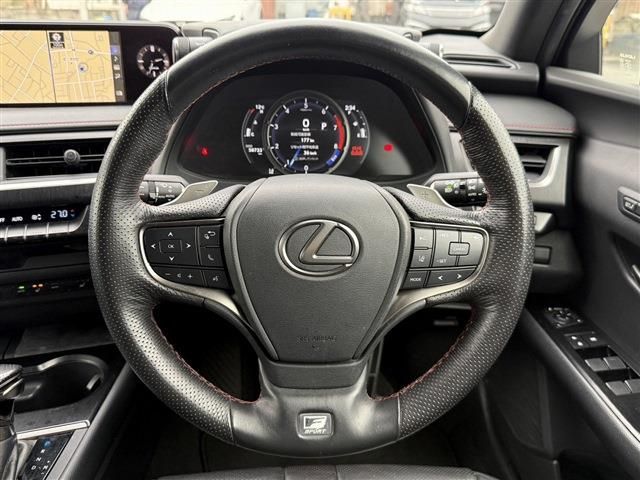 LEXUS UX200