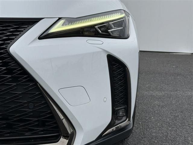 LEXUS UX200