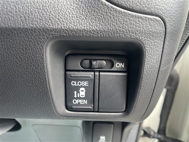 N-BOX+ CUSTOM 4WD
