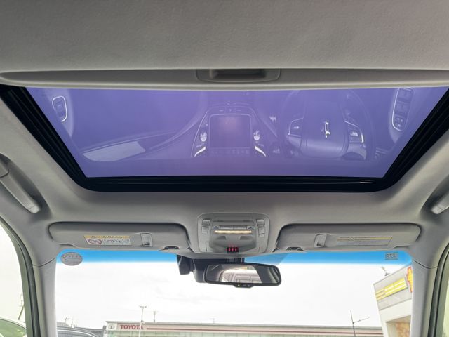 CROWN sedan hybrid