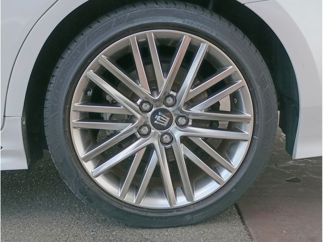 CROWN sedan hybrid